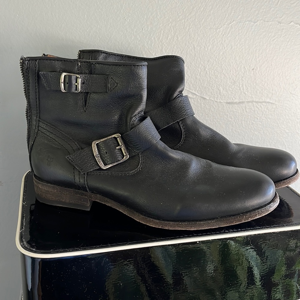 FRYE Tyler Engineer Black Low Leather Buckle Booties 8.5